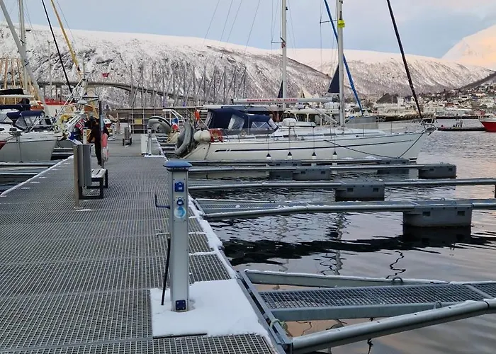 Barents Sail Sailboat Lomvi *